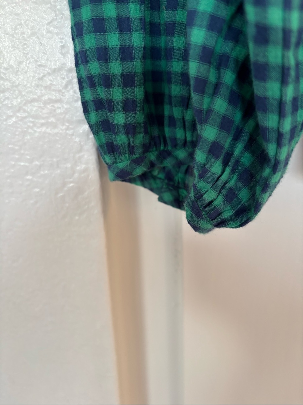 XiRENA Green and Black Checked Long-Sleeve V-Neck Blouse - Picture 4 of 4